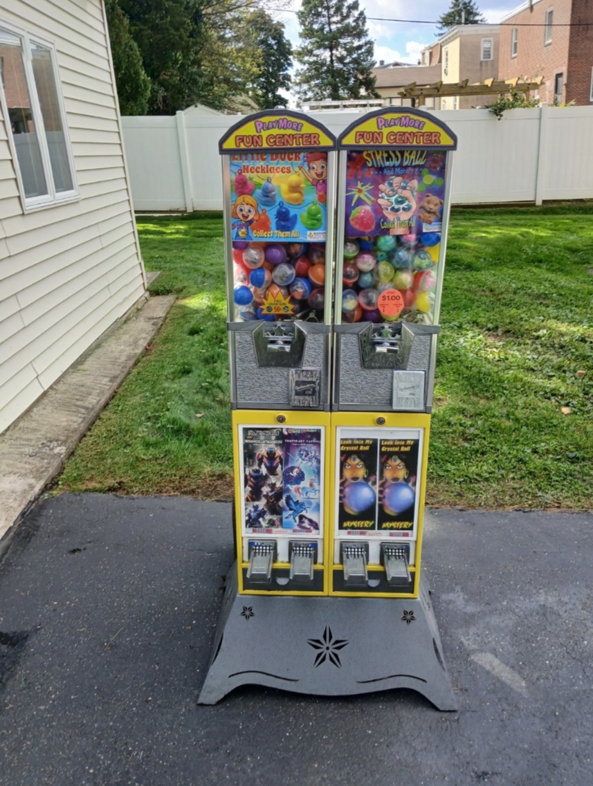 Featured vending machine